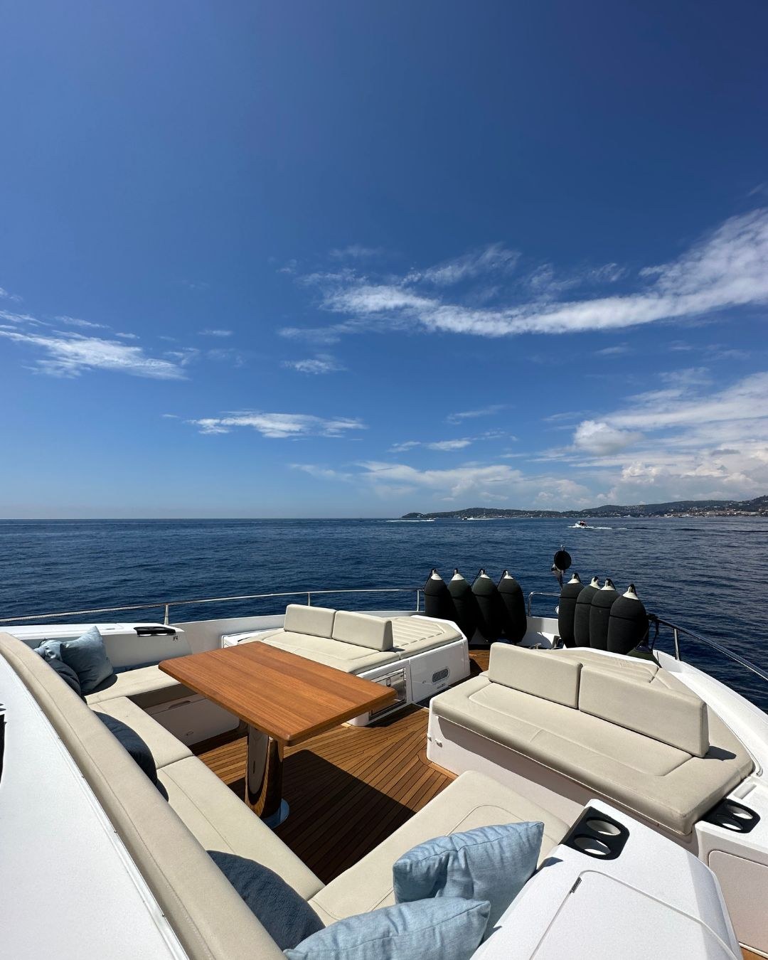 Mikel Angelo — yacht di lusso a noleggio