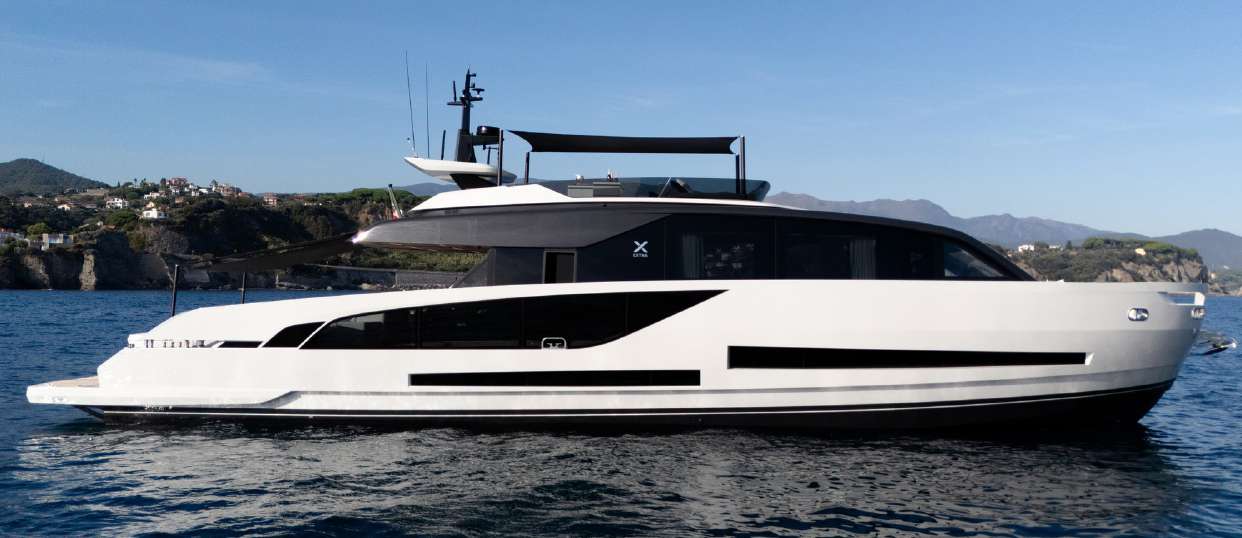 Extra X90 Fast, 27.5m Extra Yachts — luxury yacht for charter