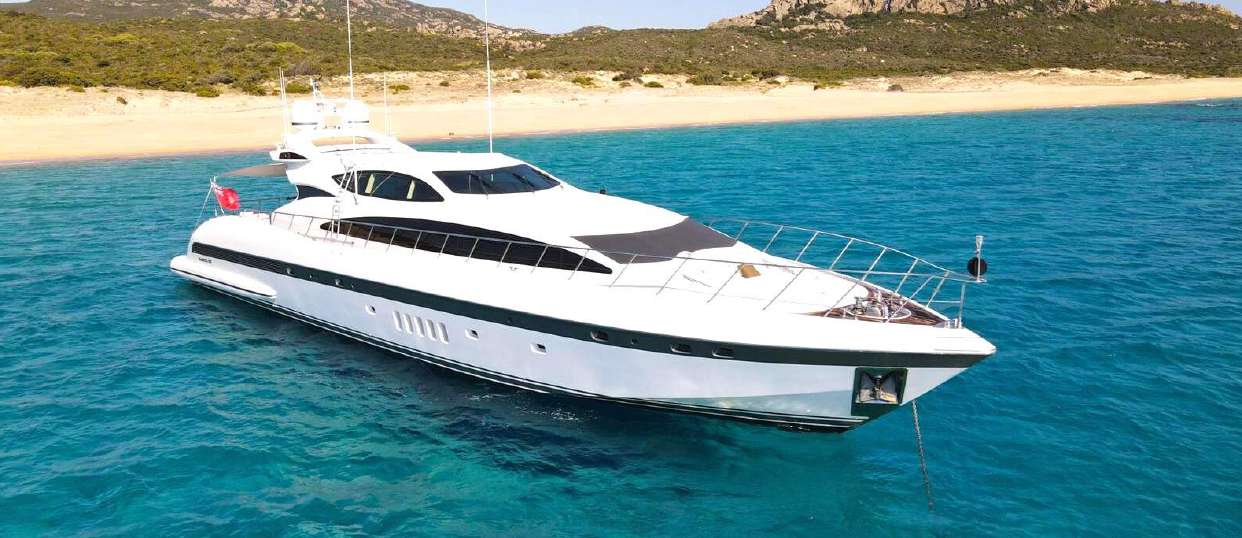 Mangusta 105, 32m Mangusta (Overmarine) — yacht di lusso a noleggio