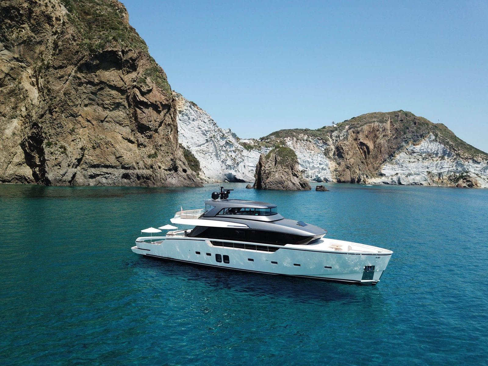 Sabbia, 27.9m Sanlorenzo — luxury yacht for charter