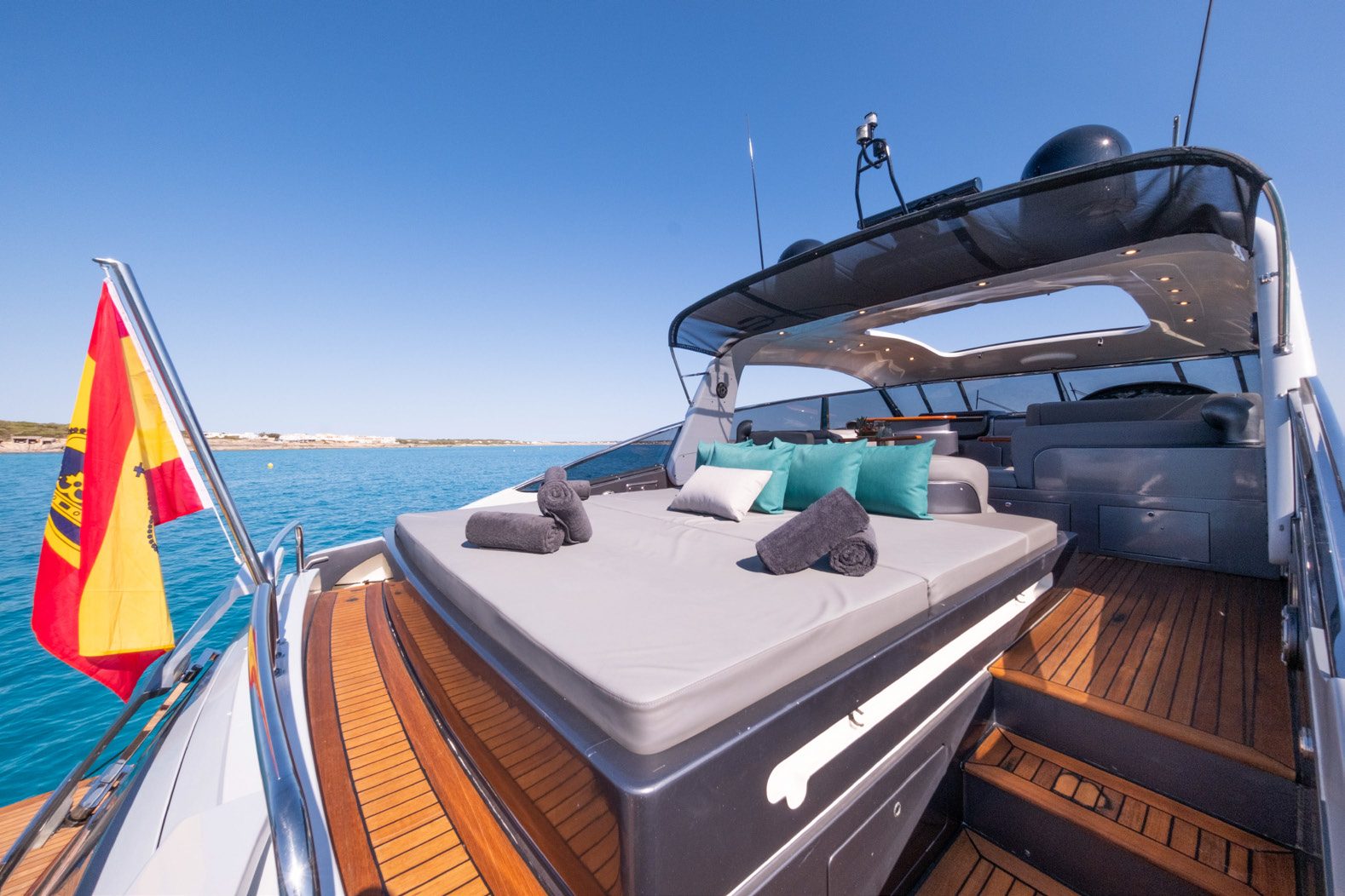 Baia Panther 80 — MY Shady, 25m Baia — luxury yacht for charter 4