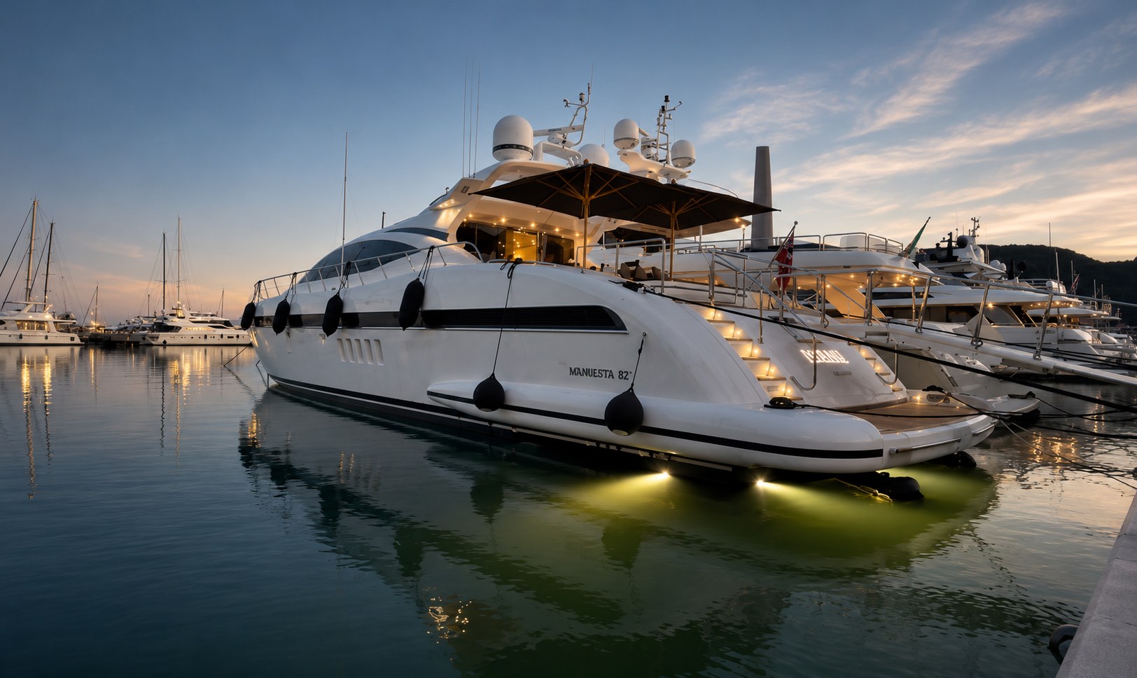 Mangusta 92 (Manu), 28.27m Mangusta — yacht di lusso a noleggio