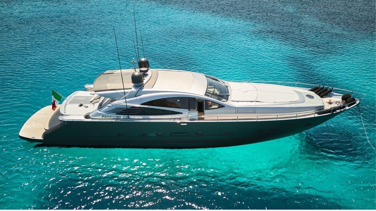Pershing 76, 24m Pershing — yacht di lusso a noleggio 2