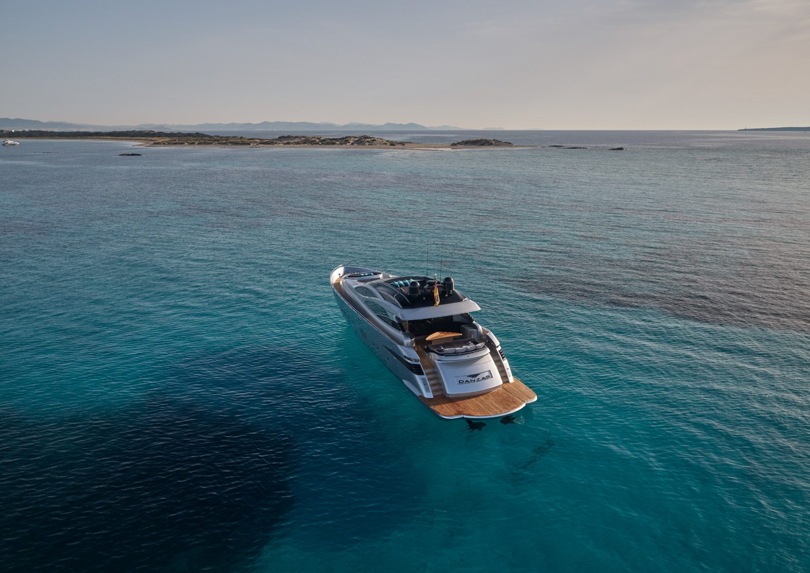 Pershing 90 — MY Danzas, 28m Pershing — yacht di lusso a noleggio 3