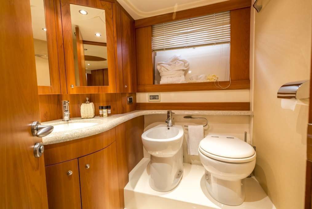Aicon 56 FLY, 17.61m Aicon — luxury yacht for charter 5