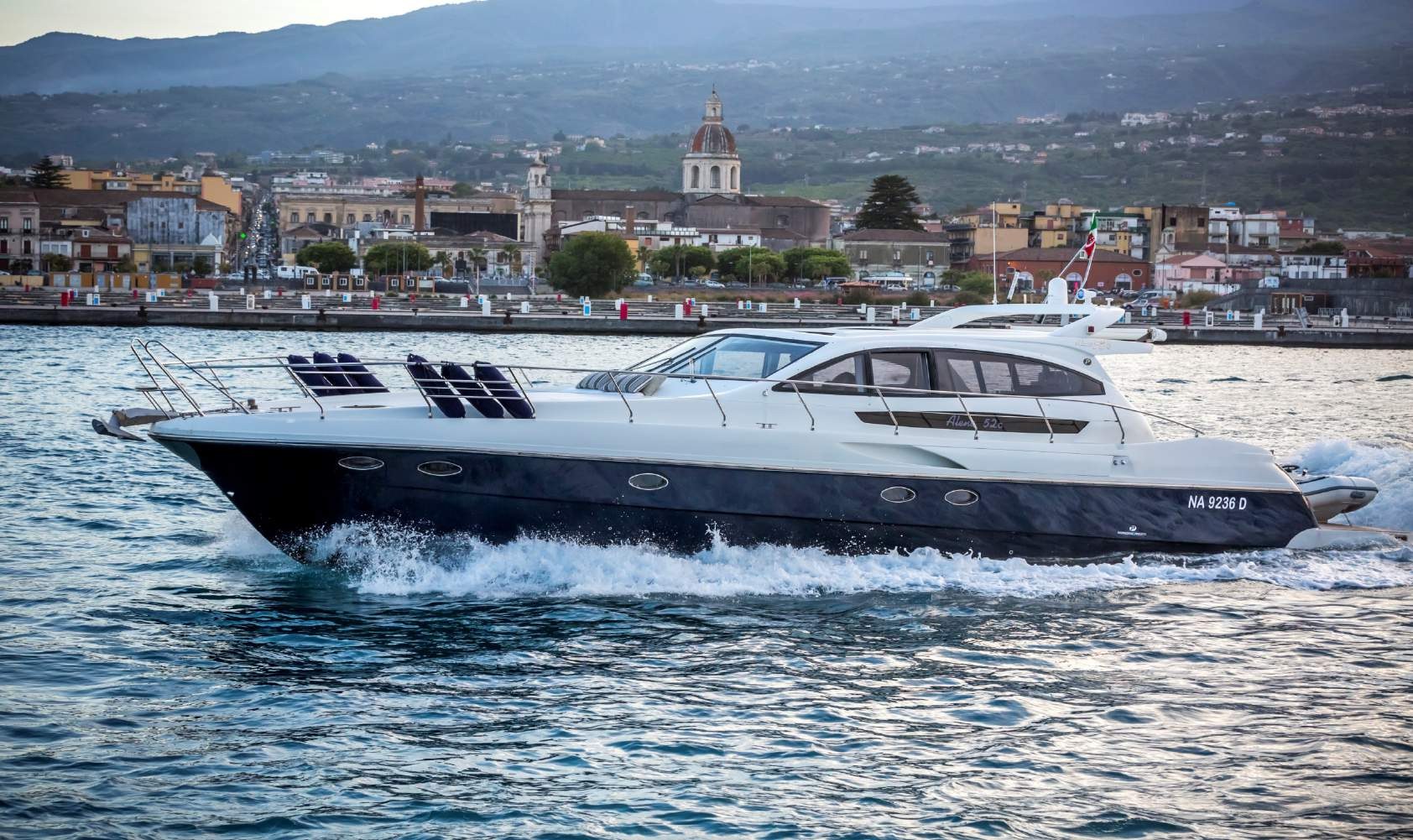 Alena 52, 16.4m Alena — yacht di lusso a noleggio 2