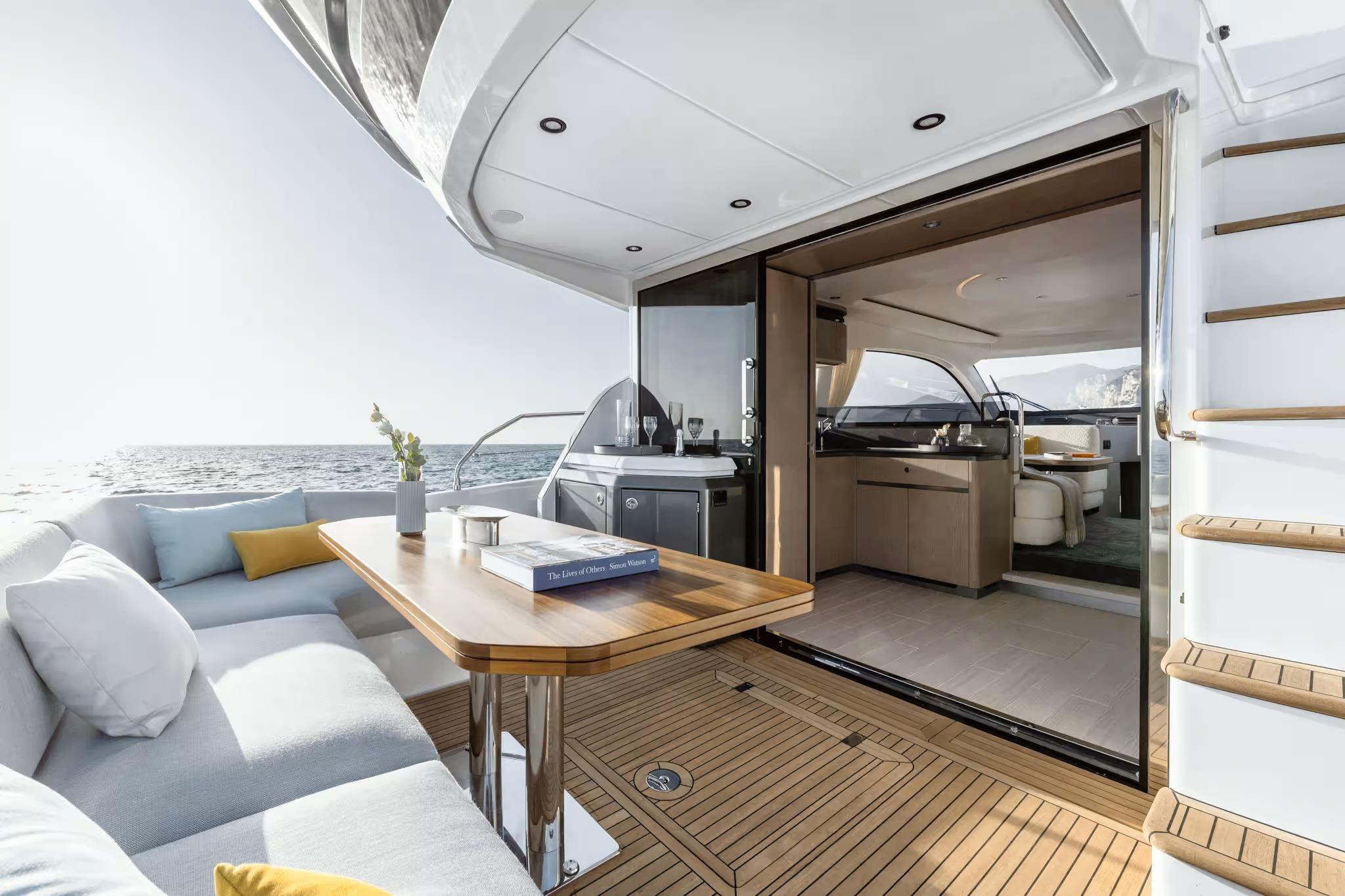 Azimut 53 Fly, 16.78m Azimut — yacht di lusso a noleggio 5