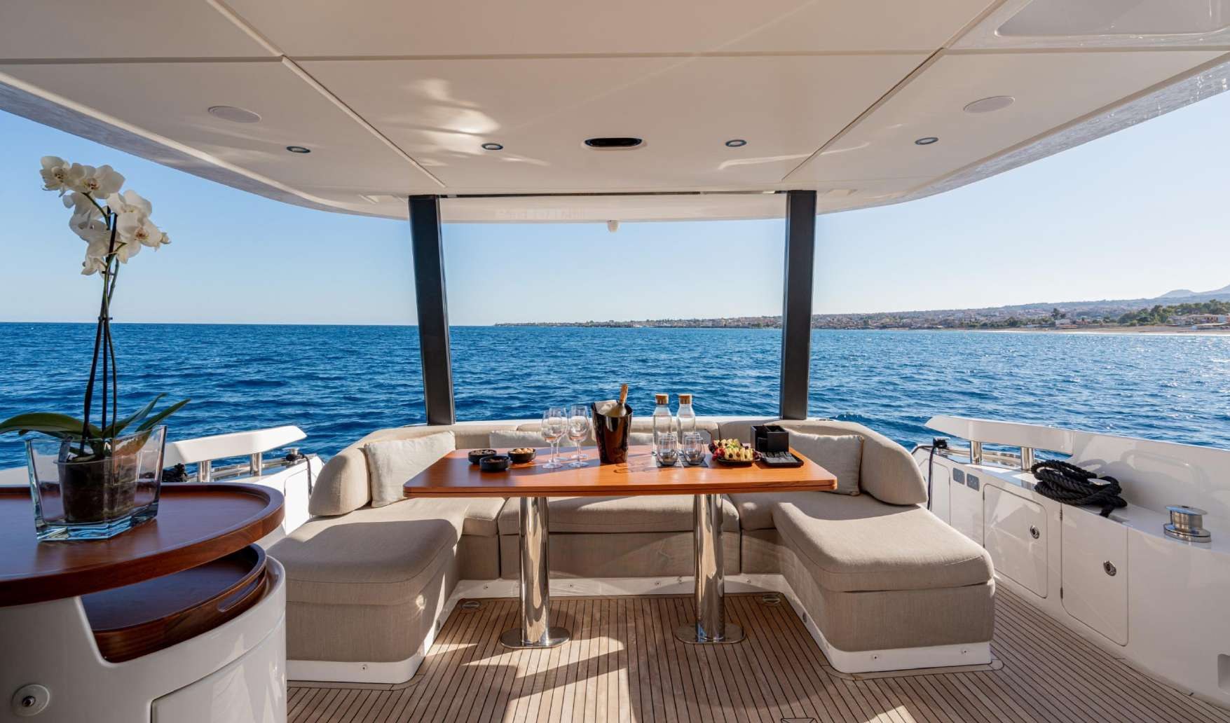 Azimut 68 Fly, 20.98m Azimut — yacht di lusso a noleggio 5