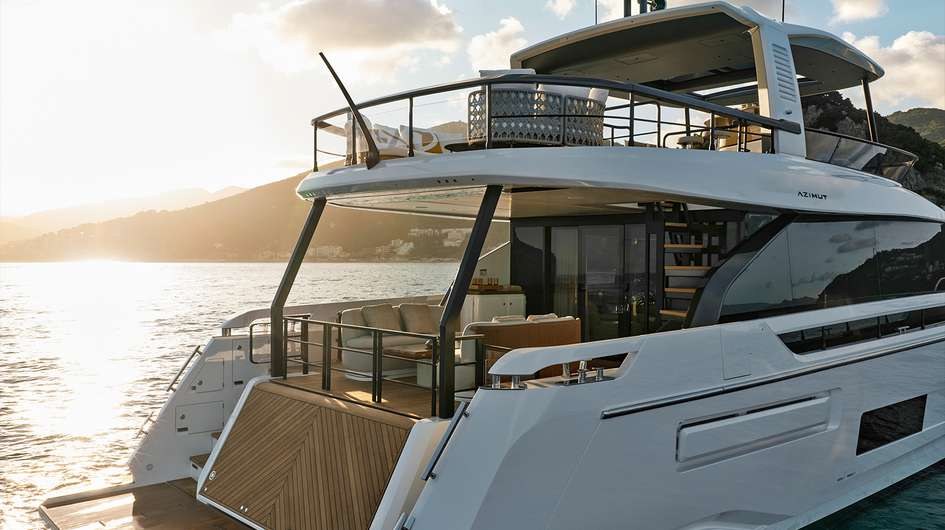 Azimut 82 Fly, 24.79m Azimut — yacht di lusso a noleggio 5