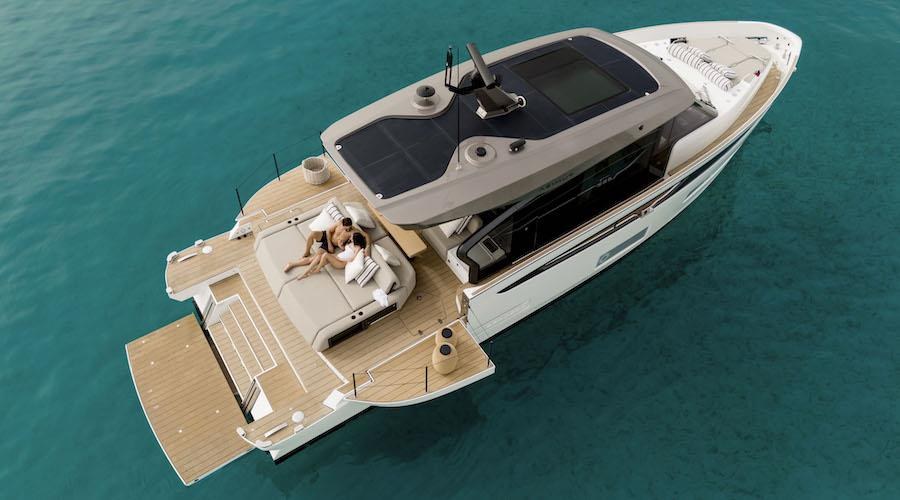 Azimut Seadeck 6, 17.25m Azimut — luxury yacht for charter 3