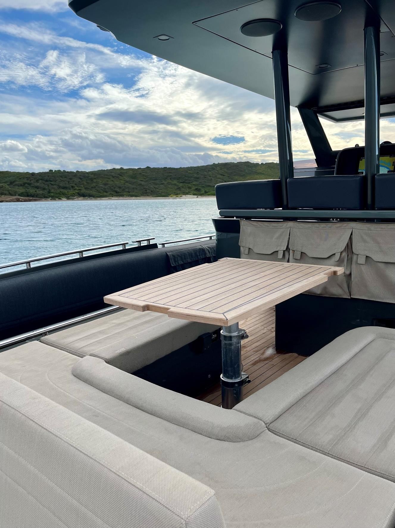 Black Shiver 100, 9.98m Novamarine — yacht di lusso a noleggio 3