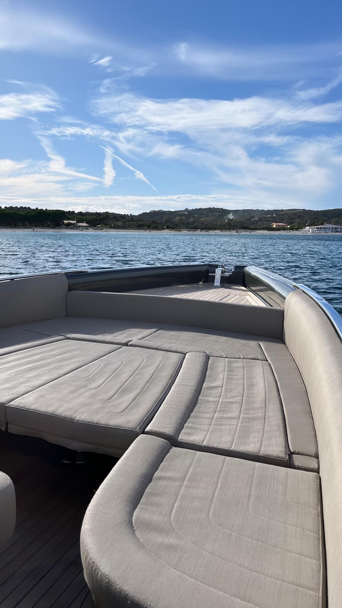 Black Shiver 100, 9.98m Novamarine — yacht di lusso a noleggio 4