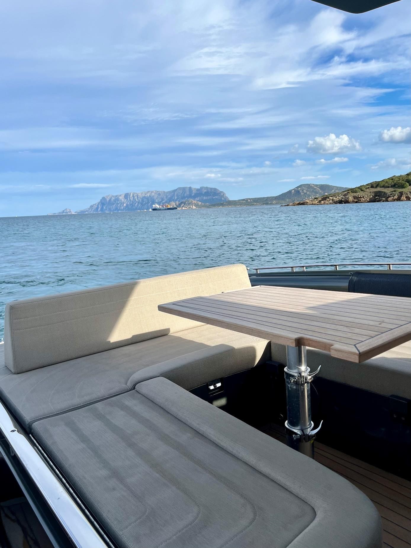 Black Shiver 100, 9.98m Novamarine — yacht di lusso a noleggio 5