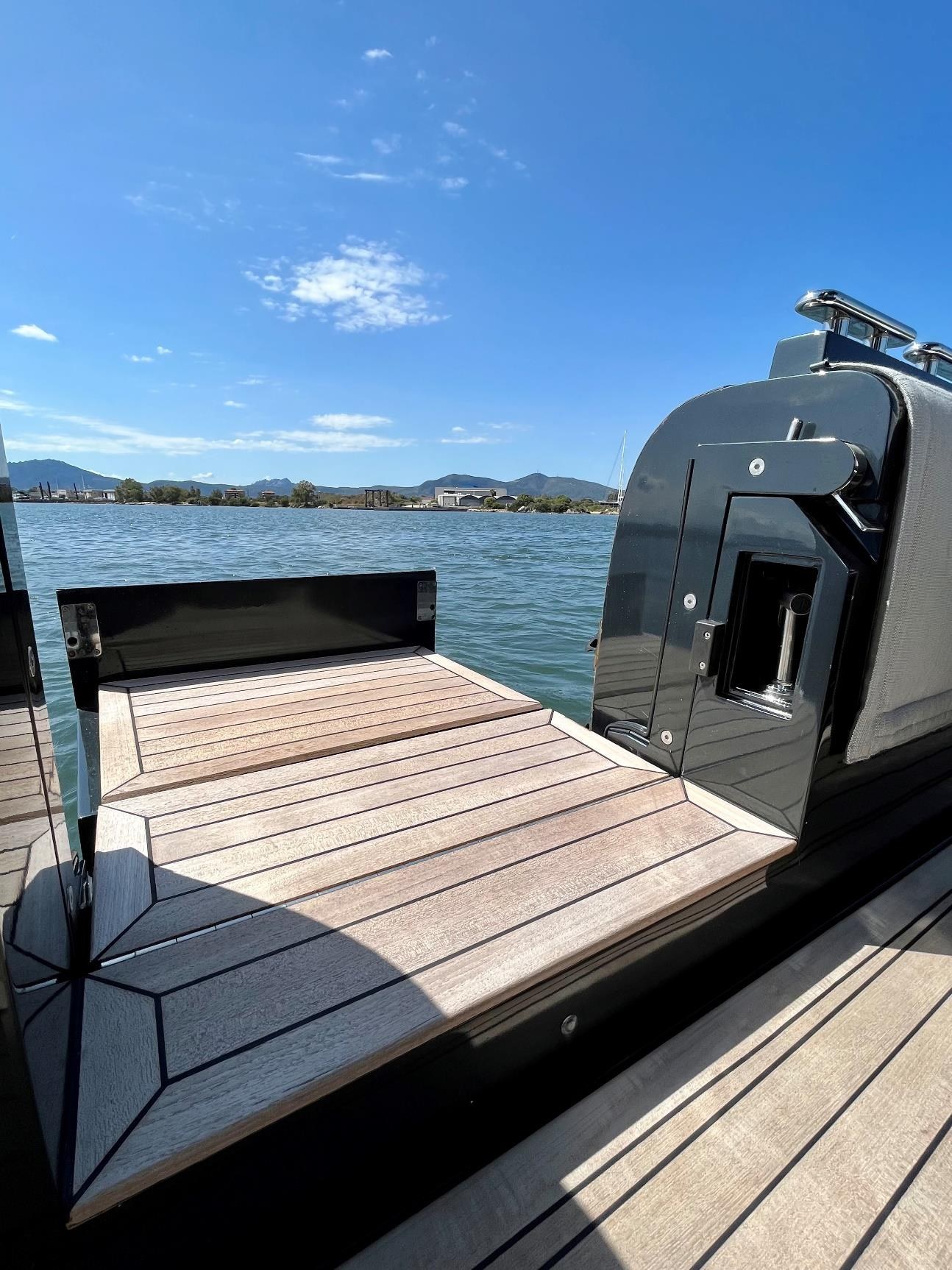 Black Shiver 160, 16.7m Novamarine — luxury yacht for charter 3
