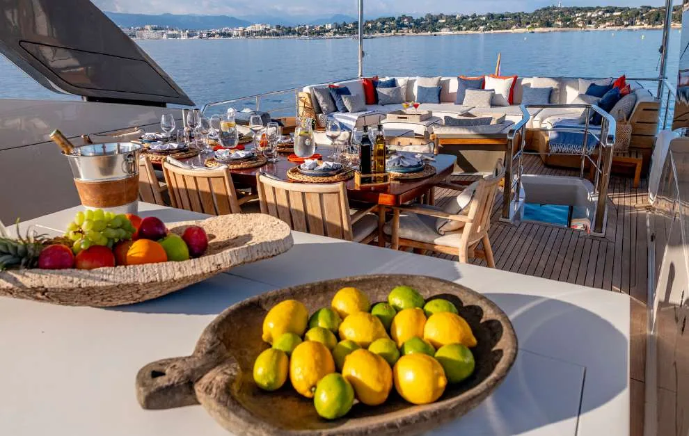 Calm — luxury yacht for charter 4