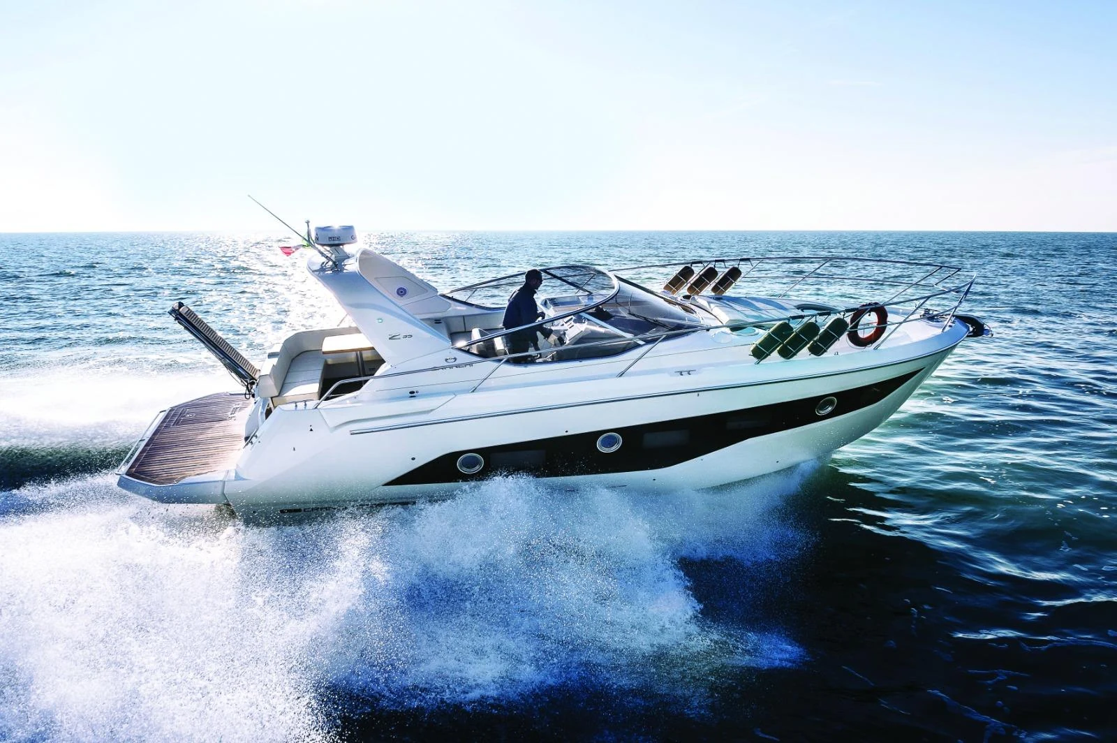 Cranchi Z 35, 11.7m Cranchi — yacht di lusso a noleggio 2