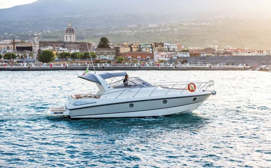 Cranchi Zaffiro 32, 9.21m Cranchi — luxury yacht for charter