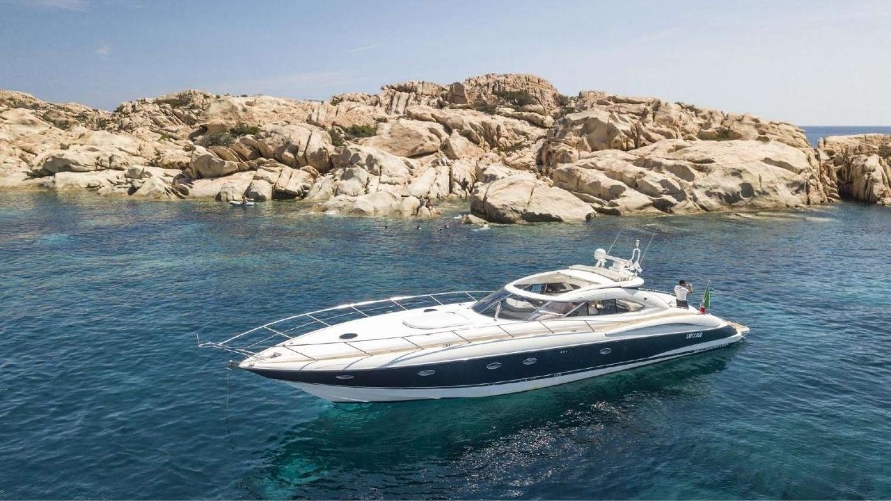 Sunseeker Predator 60 (Midnight Sun), 18.5m Sunseeker — luxury yacht for charter