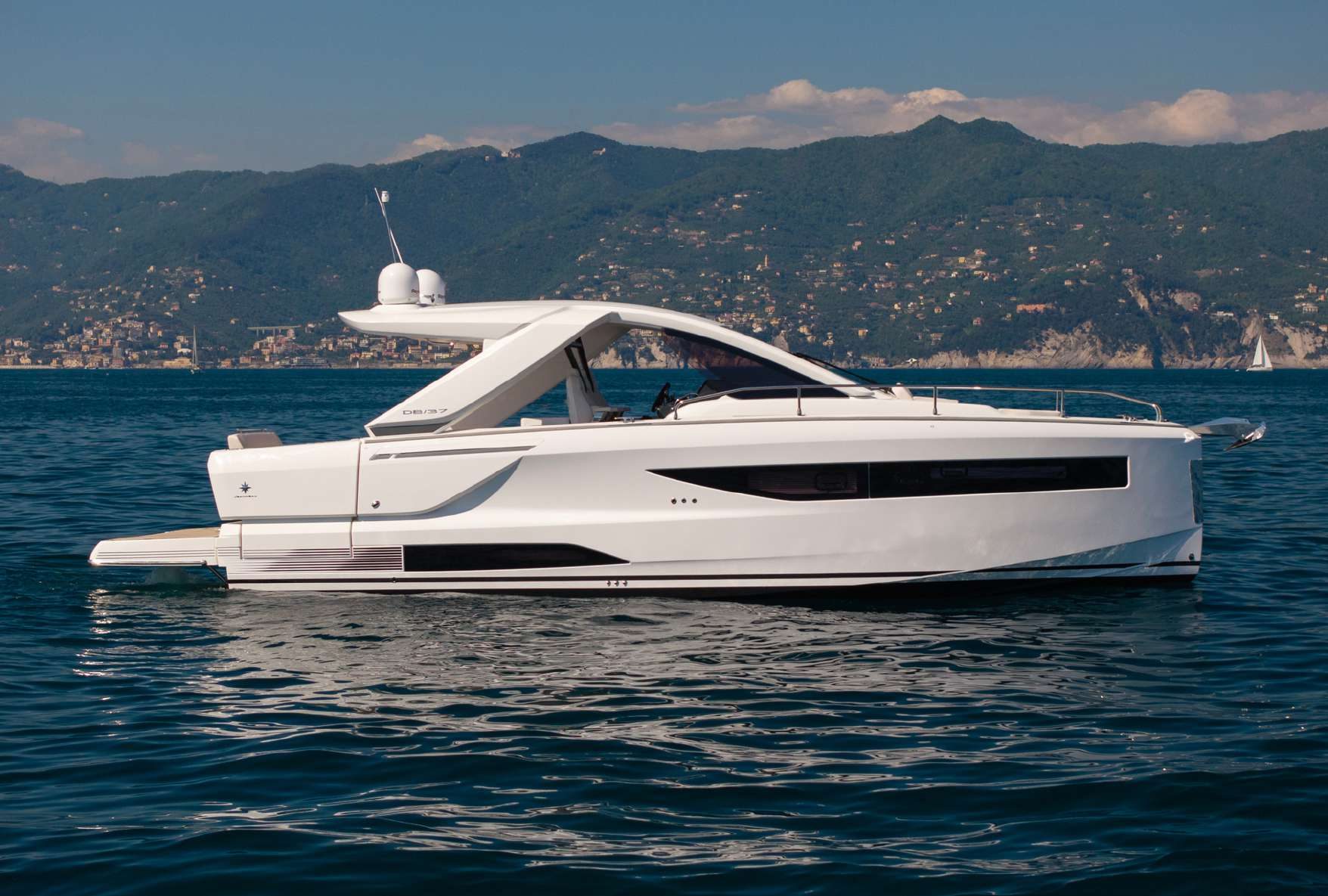 Jeanneau DB 37', 11.85m Jeanneau — luxury yacht for charter 3