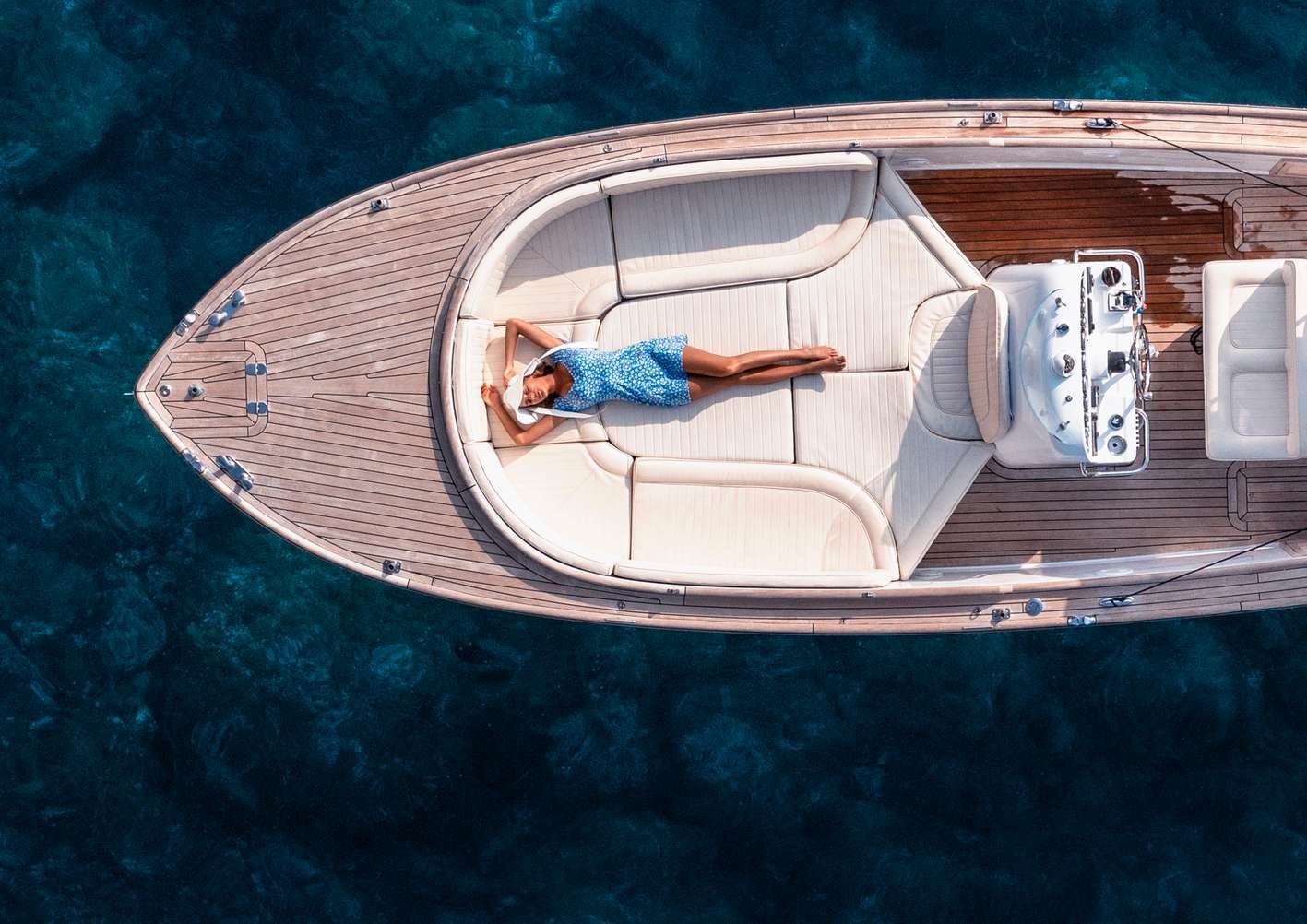 Long Island Sportsman 33', 10m Long Island Yachts — luxury yacht for charter