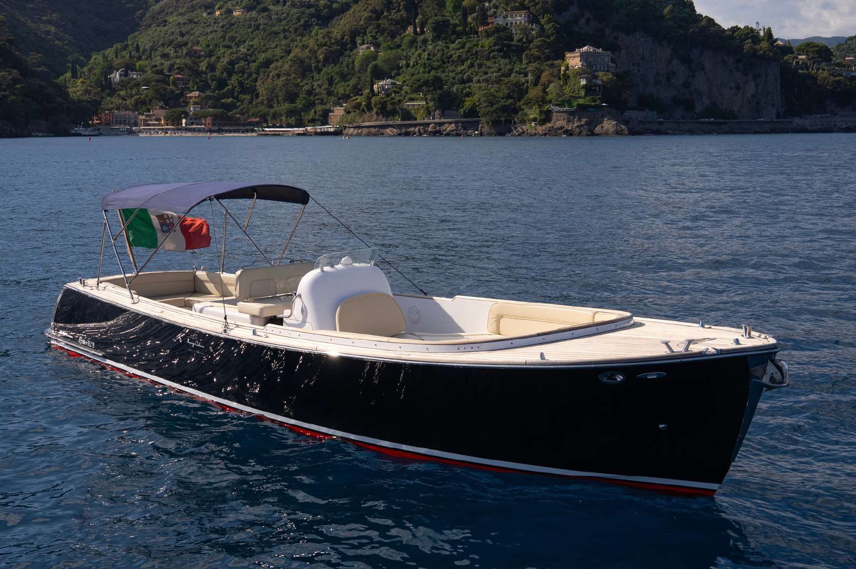 Long Island Sportsman 33', 10m Long Island Yachts — luxury yacht for charter 3