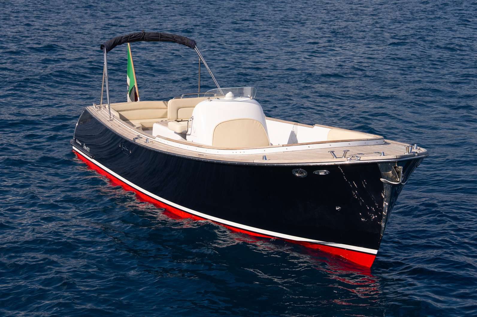 Long Island Sportsman 33', 10m Long Island Yachts — luxury yacht for charter 5