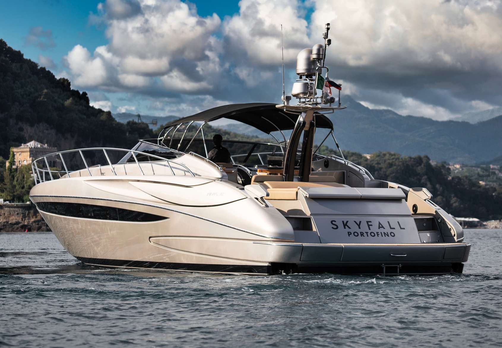Riva Rivale 52', 16.6m Riva — luxury yacht for charter 5