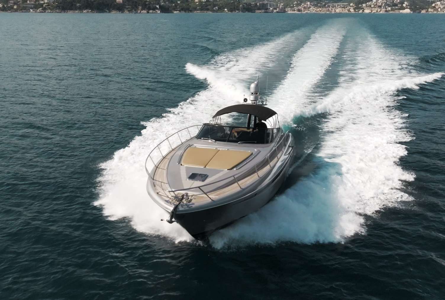 Riva Rivale 52', 16.6m Riva — yacht di lusso a noleggio 1