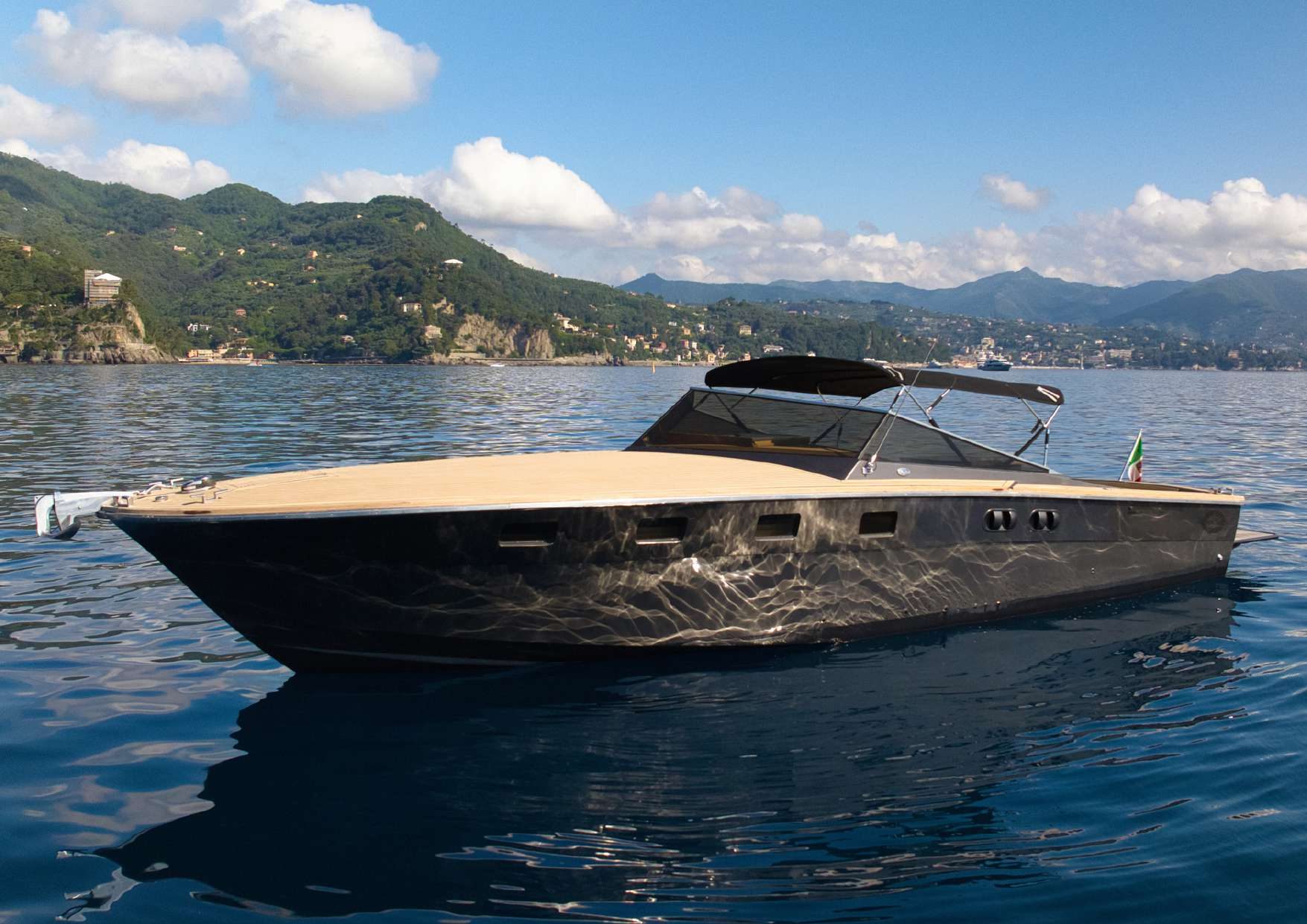 Magnum 38' United, 11.68m Magnum Marine — luxury yacht for charter