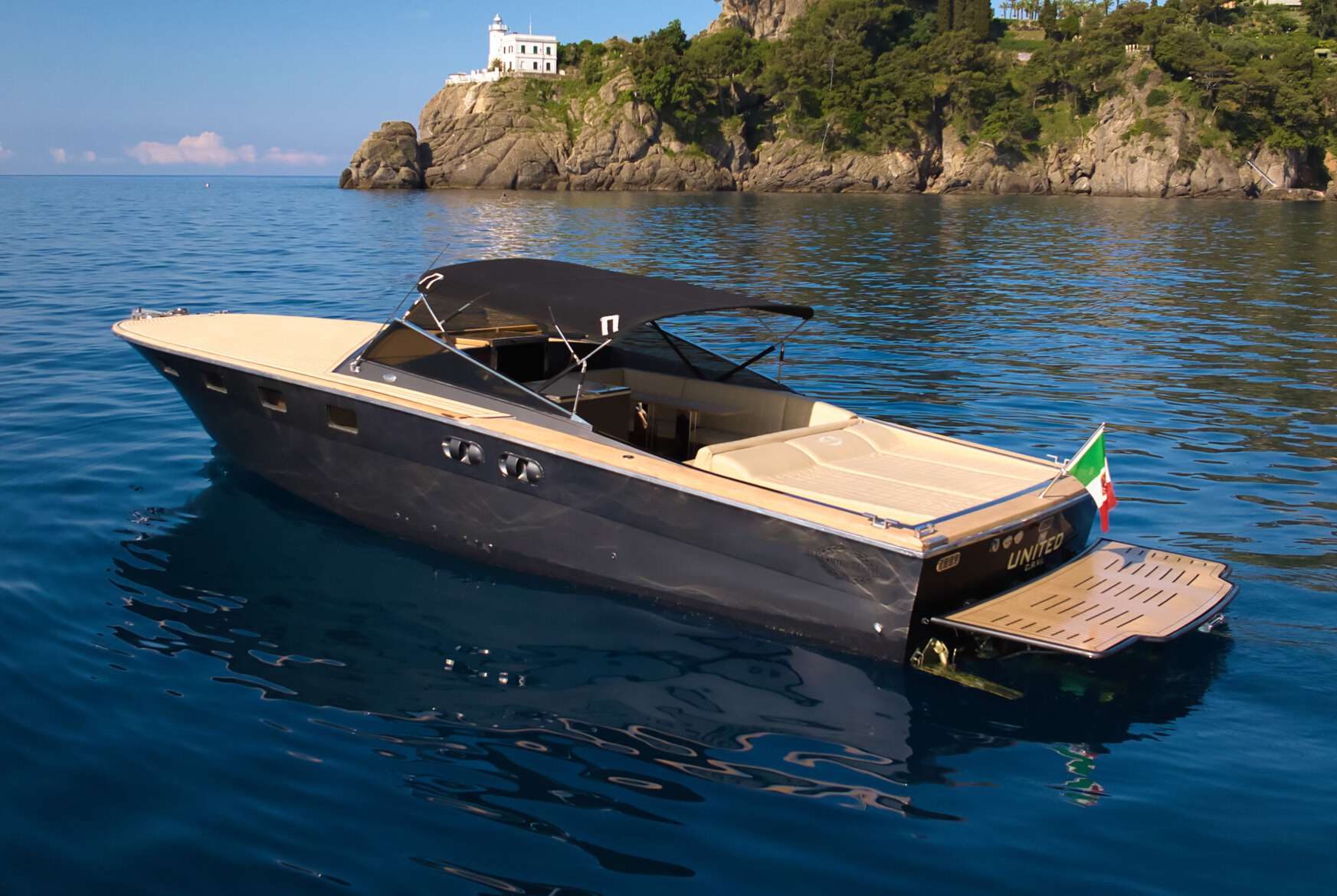 Magnum 38' United, 11.68m Magnum Marine — luxury yacht for charter 2