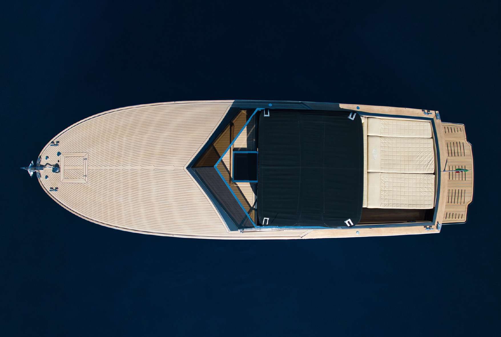 Magnum 38' United, 11.68m Magnum Marine — luxury yacht for charter 2