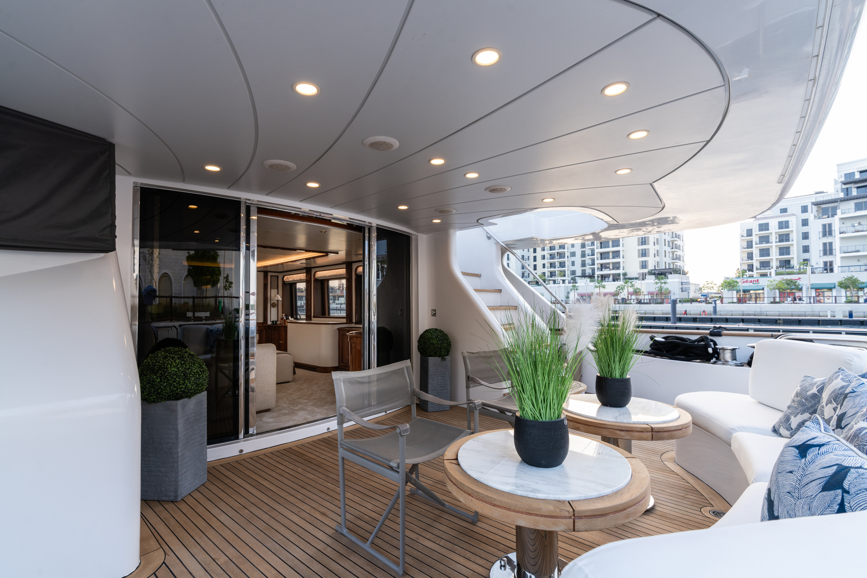 DXB, 35m Benetti — yacht di lusso a noleggio 2