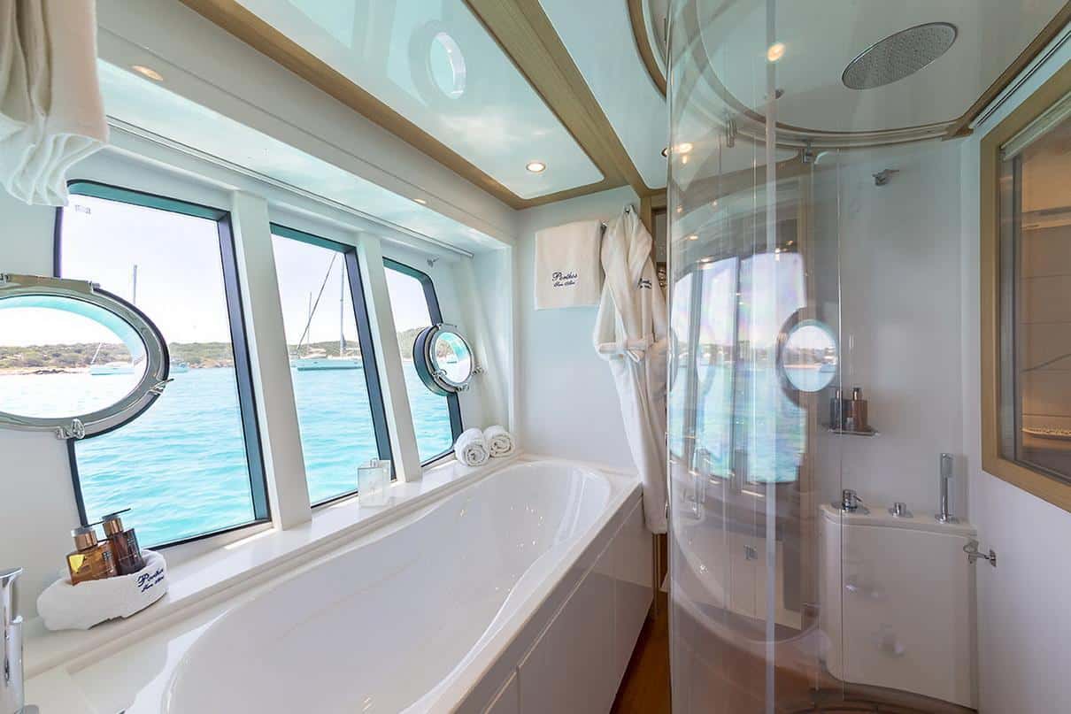 Ferretti 881 2