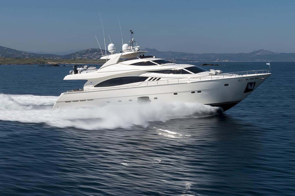 Ferretti 881 11