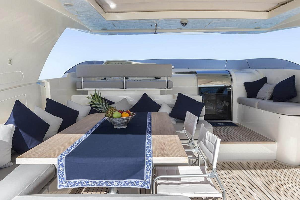 Ferretti 881 19