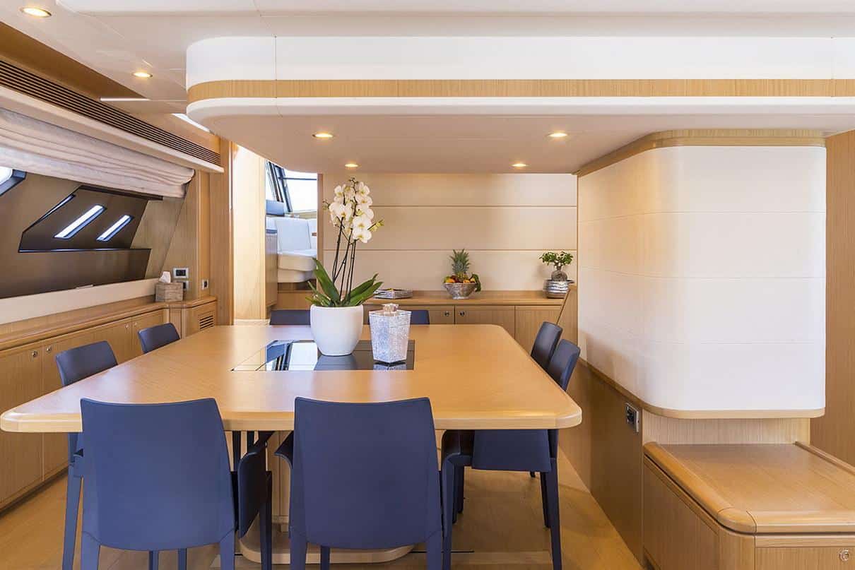 Ferretti 881 29