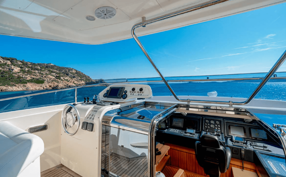 Ferretti 97 Custom Line 12