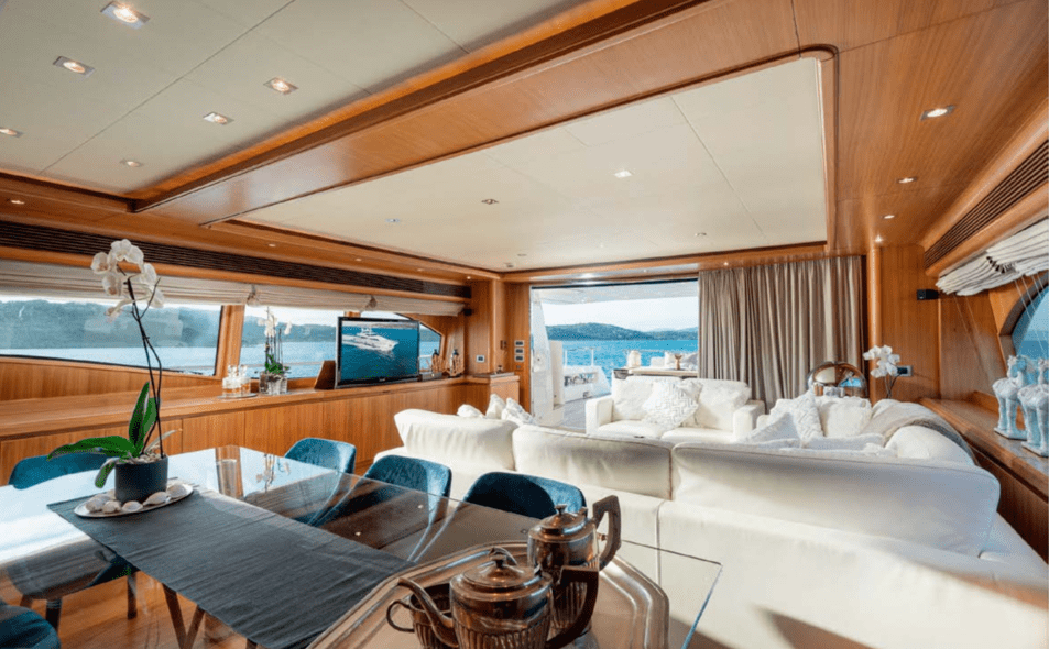 Ferretti 97 Custom Line 14