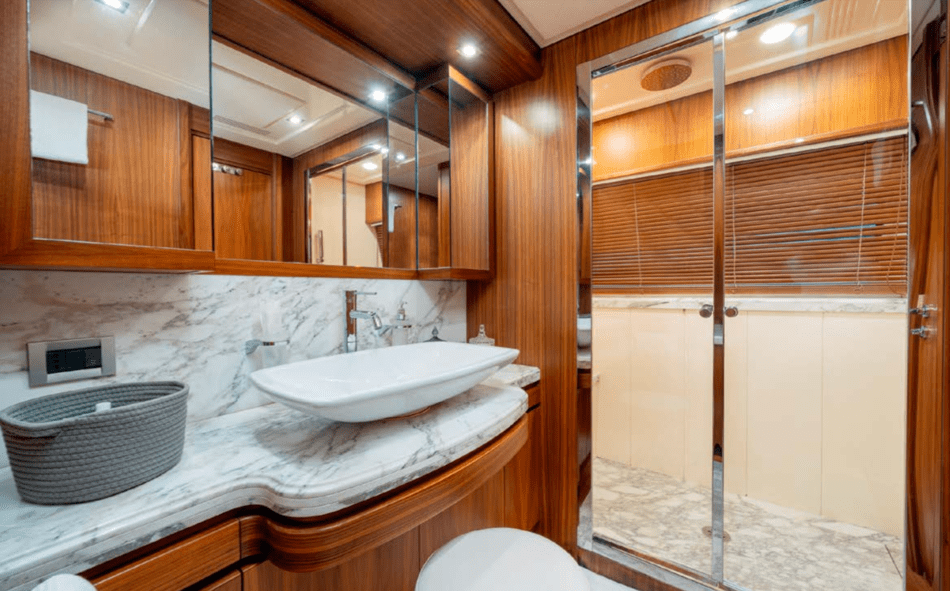 Ferretti 97 Custom Line 17