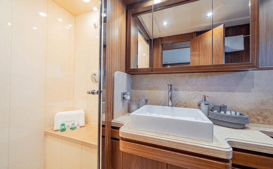 Ferretti 97 Custom Line 20