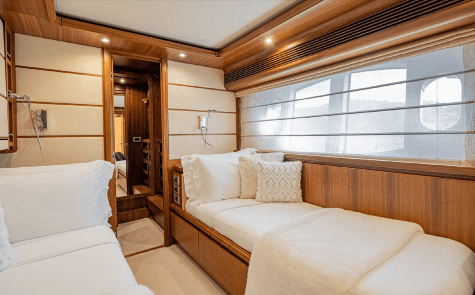 Ferretti 97 Custom Line 21