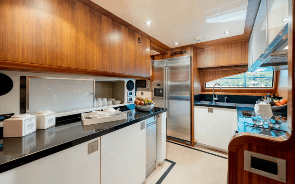 Ferretti 97 Custom Line 23