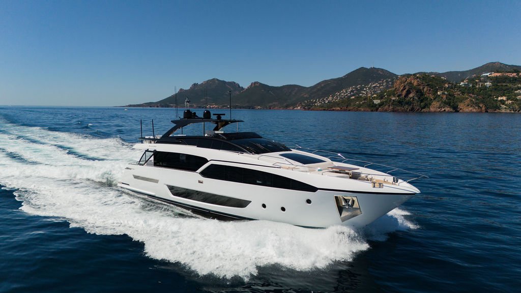 G — luxury yacht for charter 4