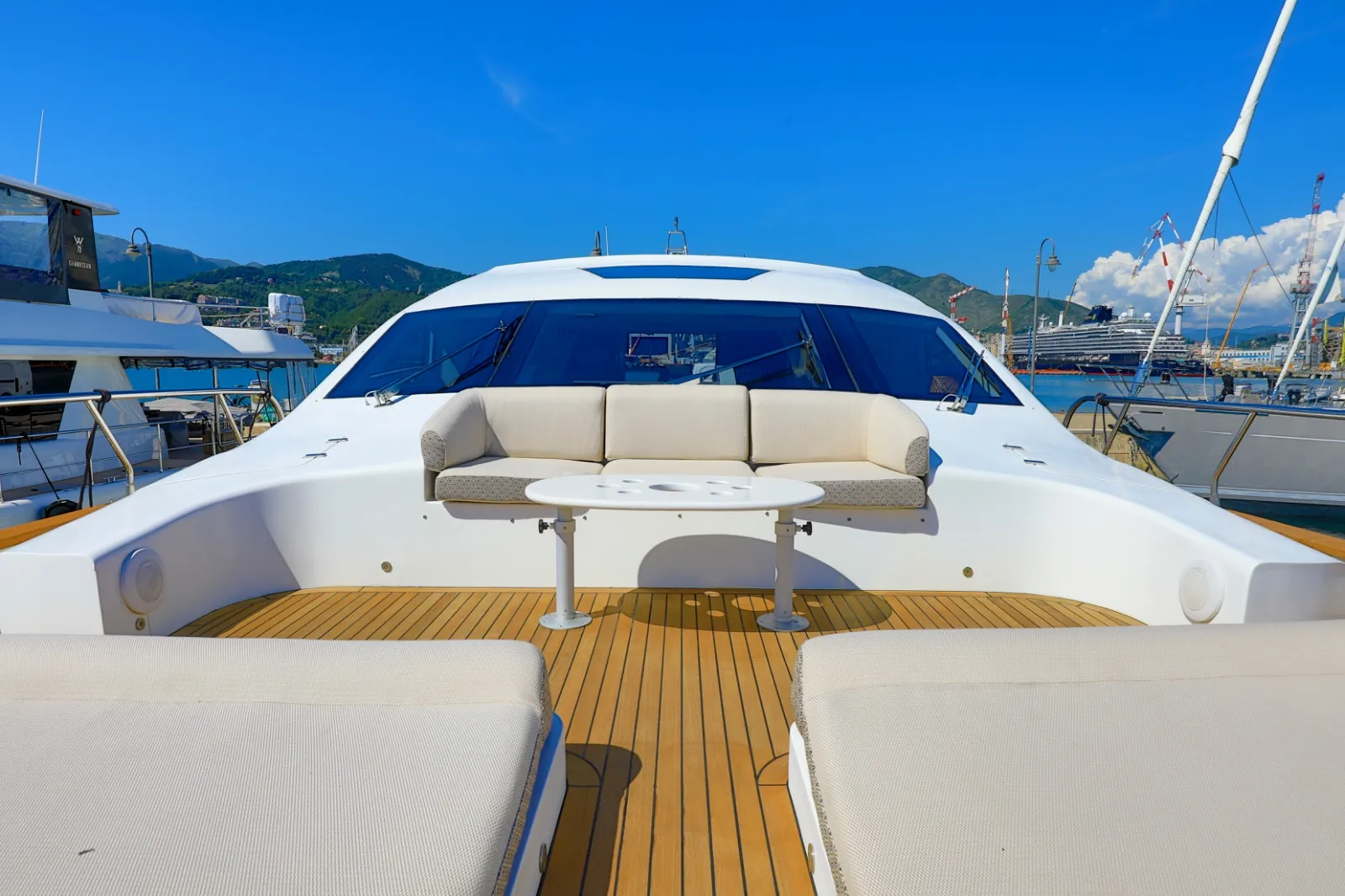 Jaguar 80, 24m Jaguar — luxury yacht for charter 2