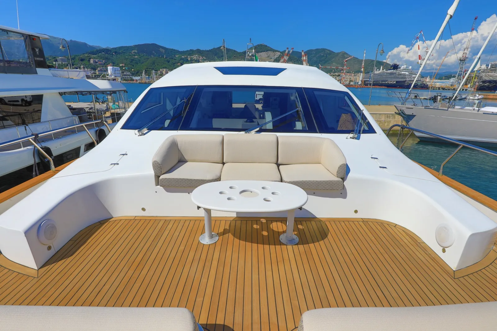 Jaguar 80, 24m Jaguar — luxury yacht for charter 4