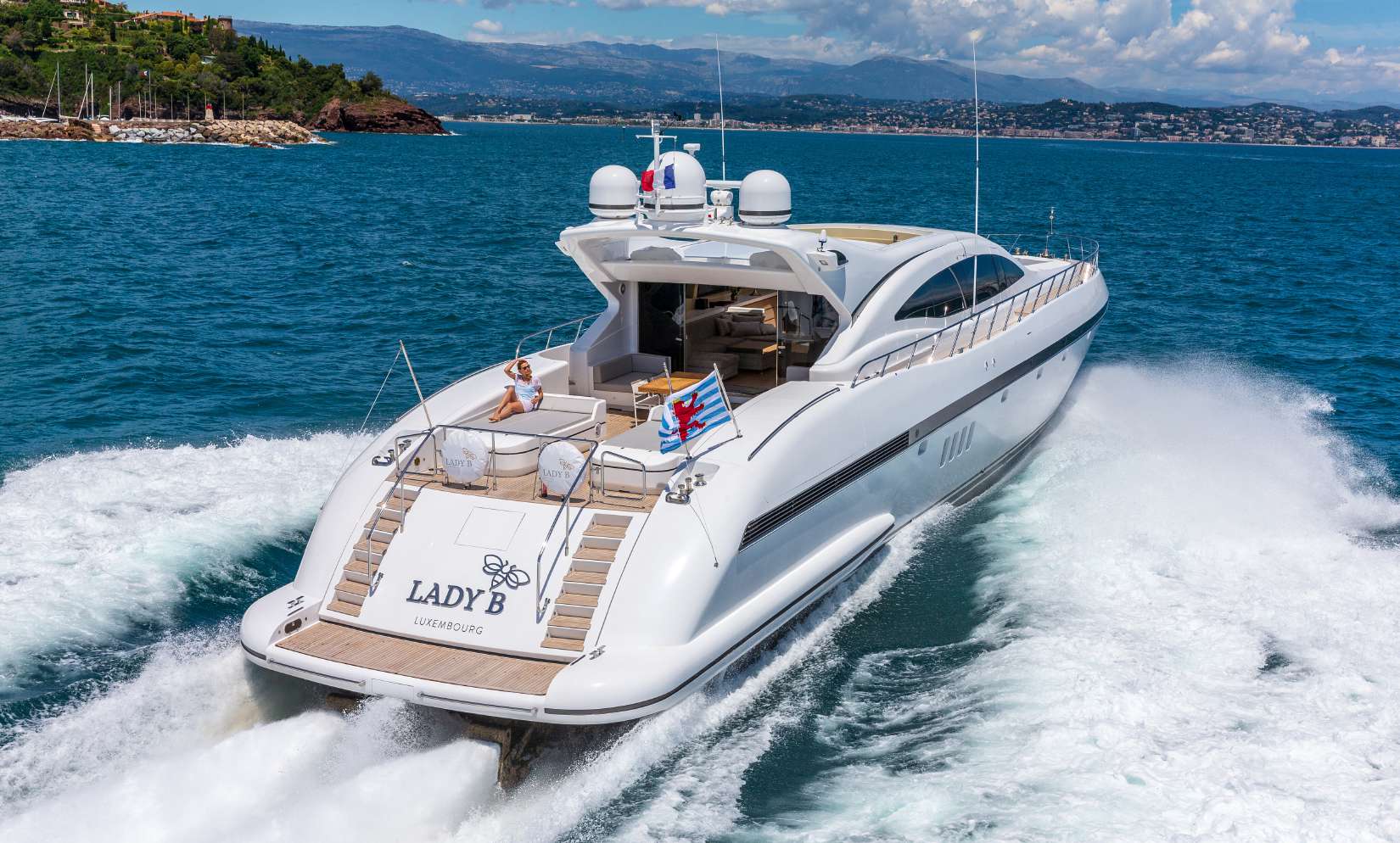 Mangusta 108 10