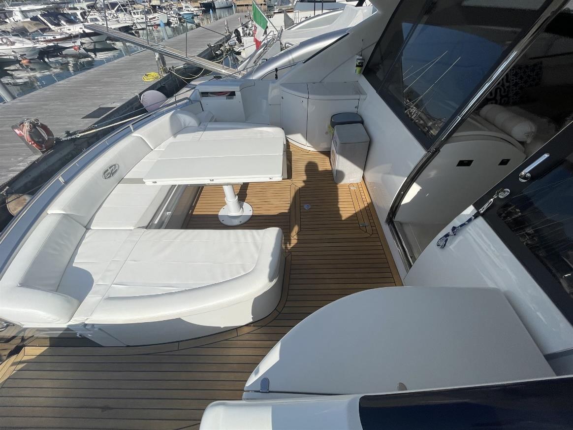 Pershing 62, 19m Pershing — luxury yacht for charter 3