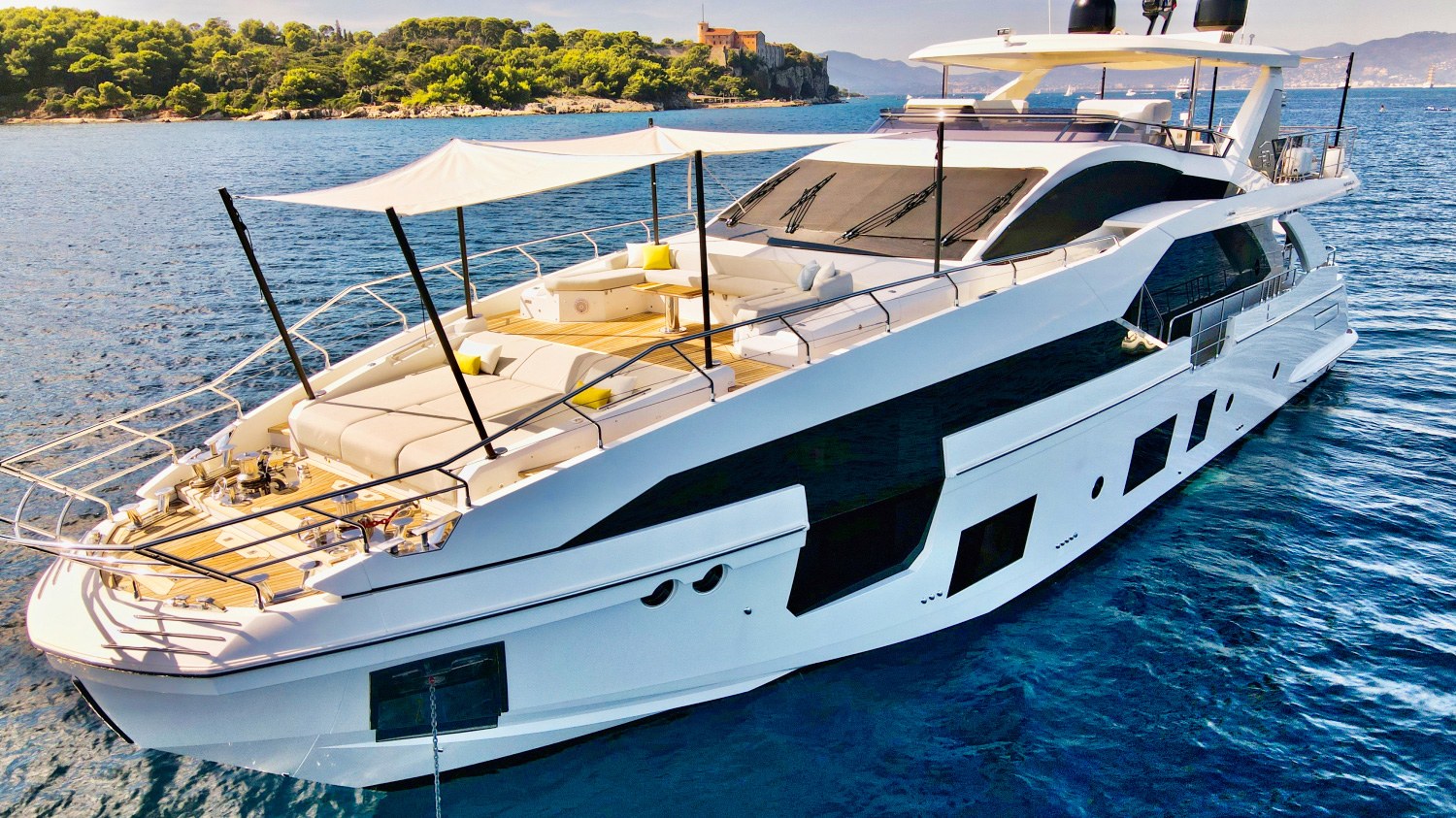 Petit Wave — luxury yacht for charter 5