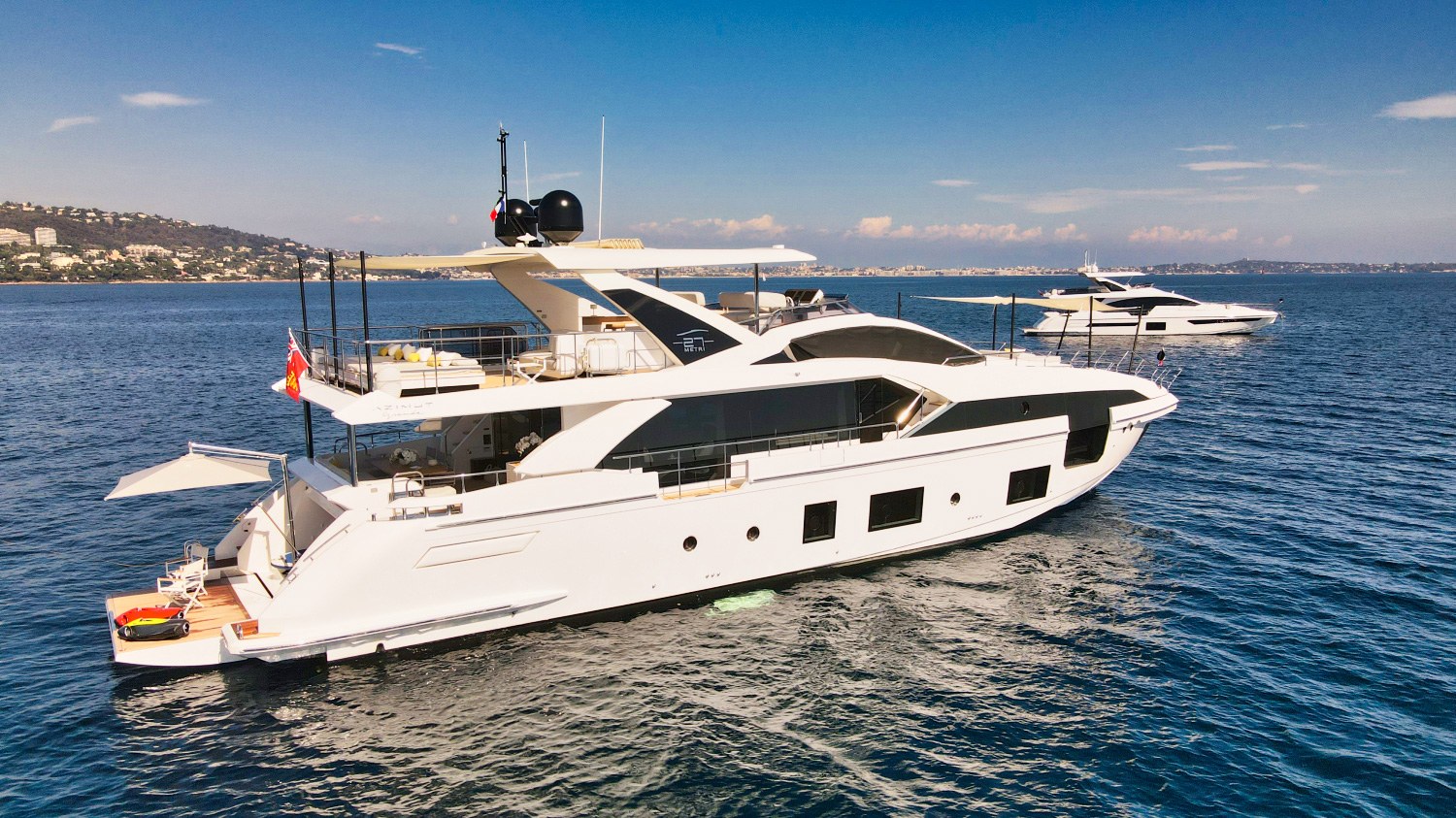 Petit Wave — luxury yacht for charter 3