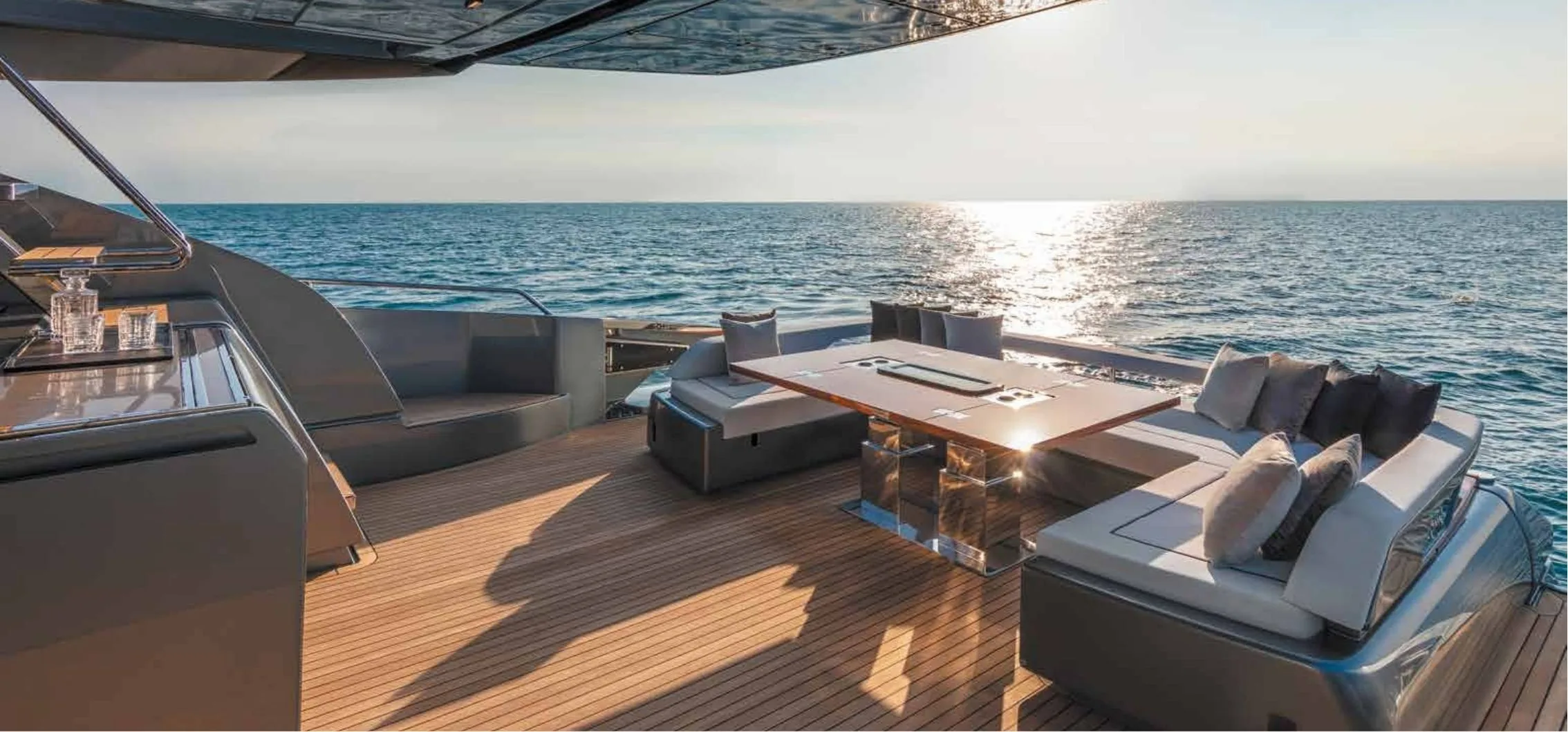 Riva 88 Folgore — luxury yacht for charter 1